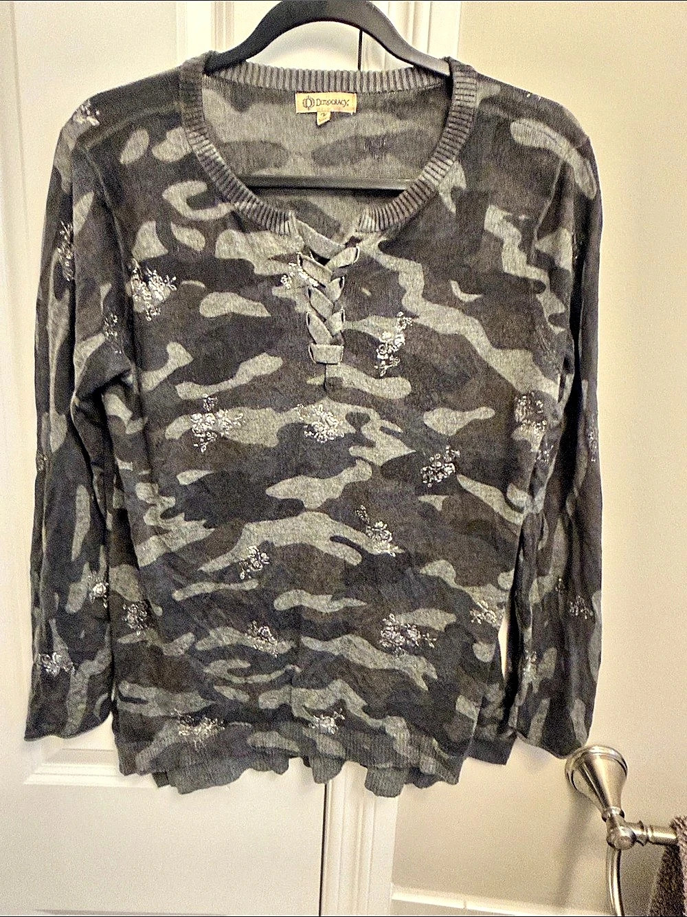 Democracy Camo Lace-Up Long Sleeve Top Gray & Black Medium